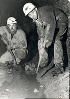 Jock and Todge clearing the adit in Wood Mine in 1970