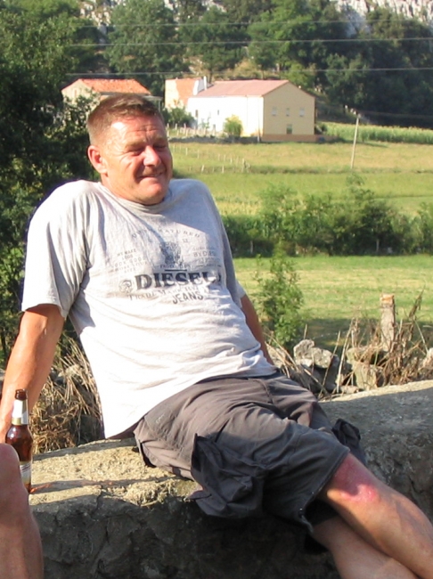 Roy relaxing outside the Vega bar