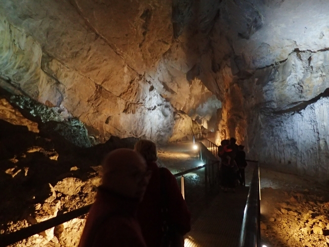 Show cave trip to Culalvera