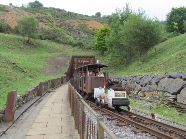 Descending into El Soplao